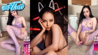 คลิปหลุด jennypinky onlyfans น้องเจนนี่พิงค์นางแบบนู๊ดดาวโป๊จากจีน มาในลุคบอดี้สูทซีทรูเห็นจุกเต็มๆ โชว์หีเนียนๆหีชมพูไรขนขึ้นขย่มควยปลอมมันส์เสียวหีสุดๆ จับดิลโด้แหย่หีกระแทกเน้นๆมันส์คาชุดร้องครางเสียวลั่นห้อง