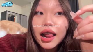 คลิปหลุด Onlyfans natapnicha สาวสวยหุ่นเสียวหิวควยอย่างเงี่ยน จับควยมาโม็คอย่างเสียวทั้งอมทั้งเลีย จนพี่เทพทนไม่ไหวชักแตกคาปาก